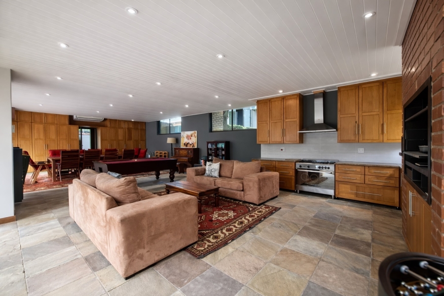 6 Bedroom Property for Sale in Cashan North West